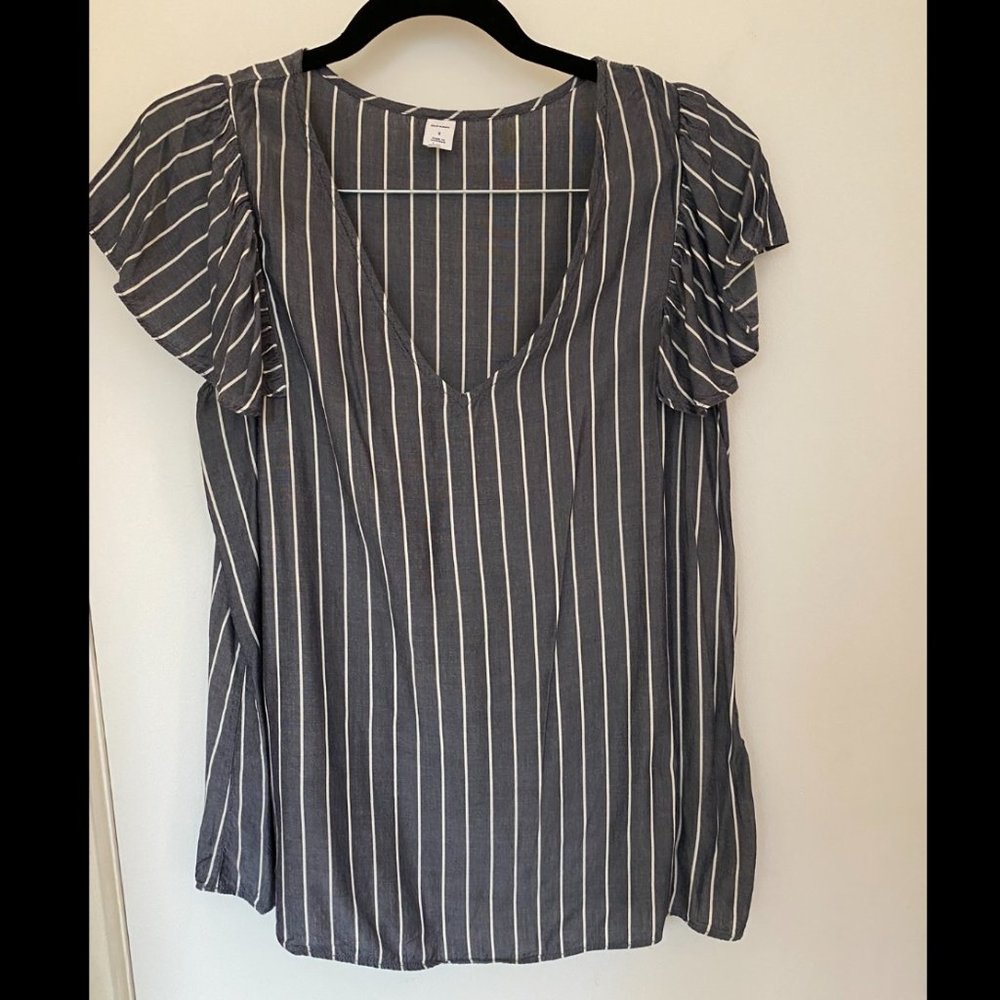 Flutter sleeve blouse